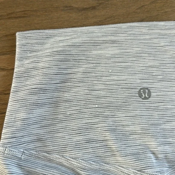 EUC Lululemon Align Crop *21" Wee Are From Space Nimbus Battleship Size 2 - Picture 7 of 11